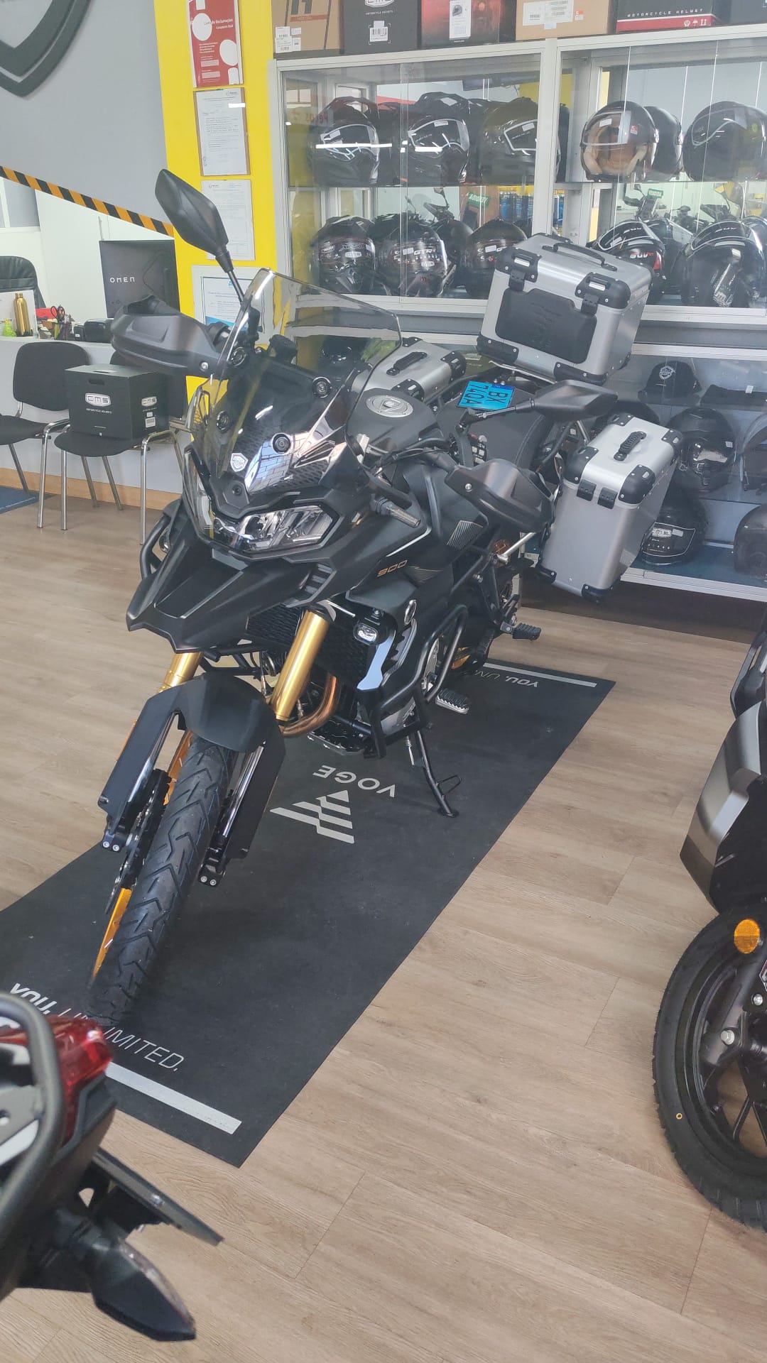 Voge 900DSX Black Knight